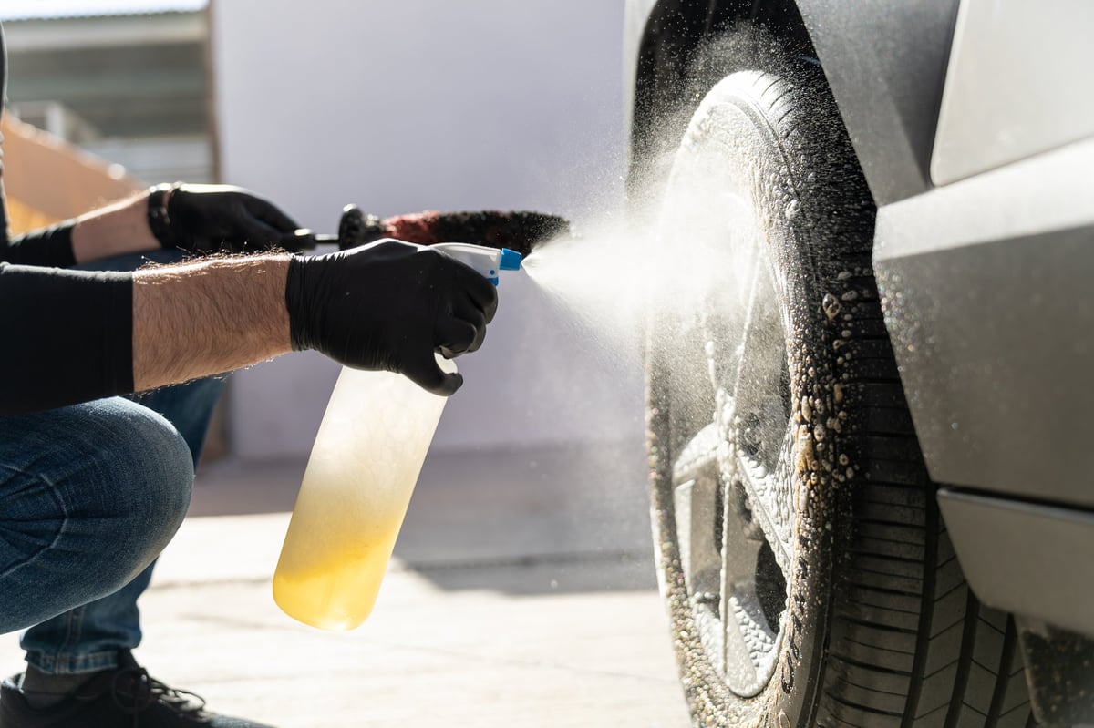 Professional SUV wheel and tire detailing